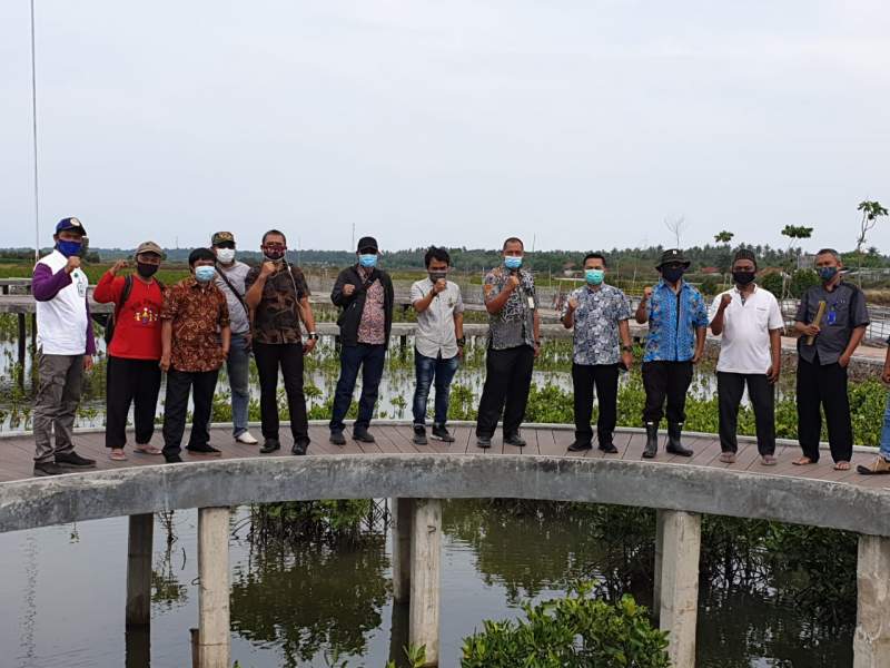 Dalami Program CSR, Tim PERUMDAM TKR Kunjungi Konservasi Mangrove Ketapang