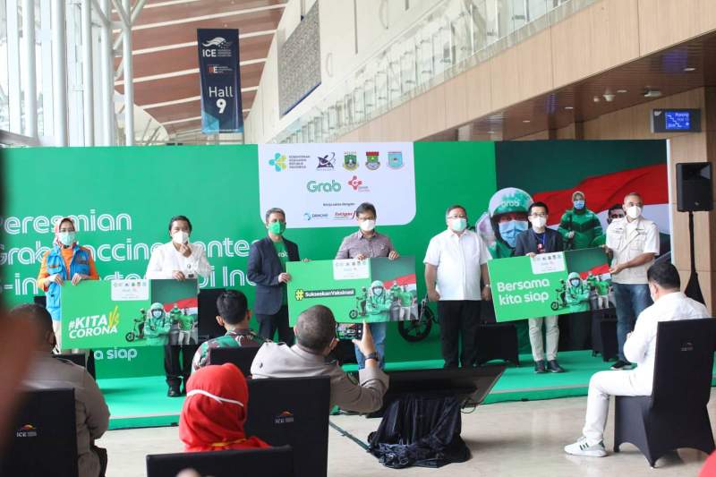 Zaki Dampingi Menkes Resmikan Grab Vaccine Center di Pagedangan