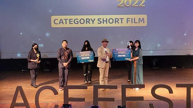 Penyerahan penghargaan untuk pemenang Festival Film Antikorupsi 2022 di Jakarta, Sabtu (3/12/2022) malam.