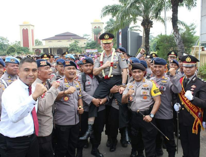 Farewell dan Wellcome Parade Polda Banten
