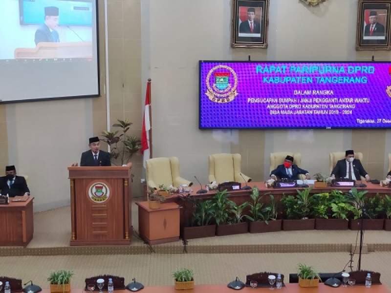 Mad Romli Hadiri Paripurna DPRD Pengganti Antar Waktu
