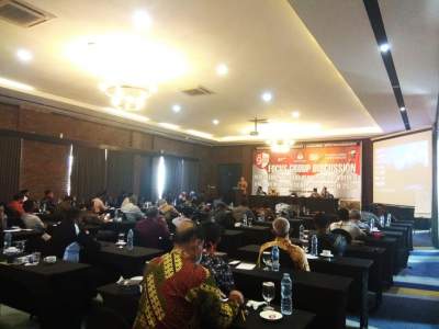 Suasana Focus Group Discussion (FGD) penguatan kelembagaan antara DKPP, KPU dan Bawaslu Kota Cilegon.