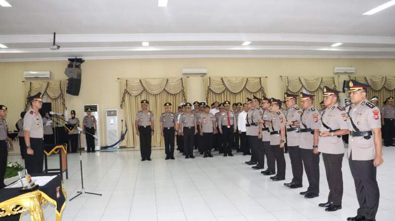 Wakapolda Pimpin Sertijab 4 Pejabat Dilingkungan Polda Banten