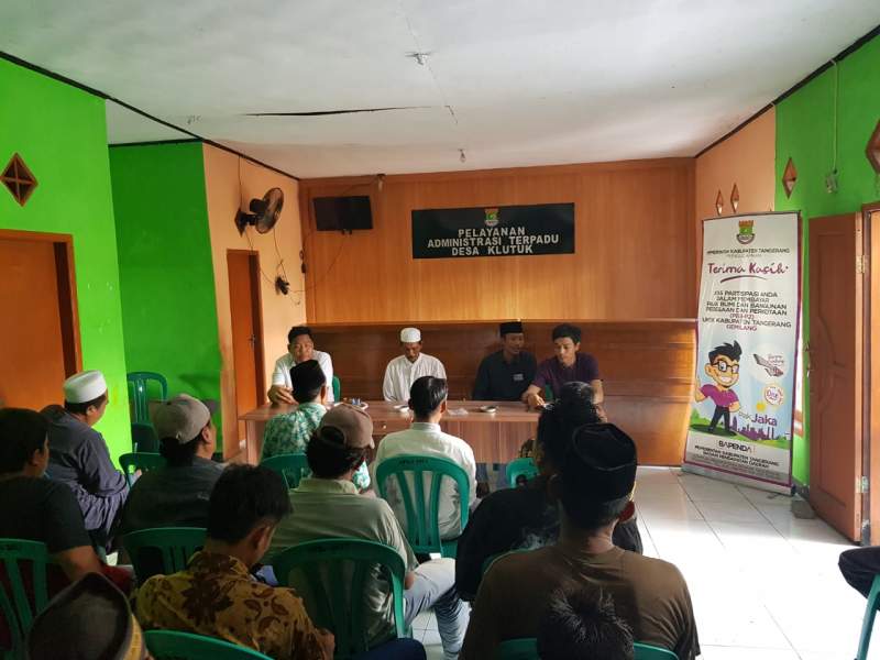 Suasana rapat BPD Dssa Klutuk terkait penggunaan anggaran desa oleh kepala desa klutuk.(yat)