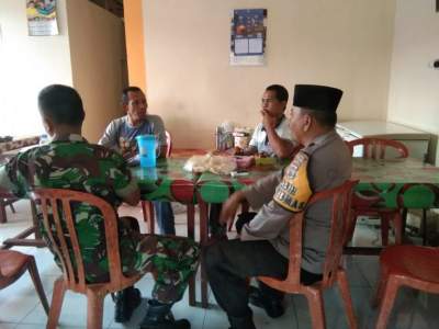 Bhabinkamtibmas menyambangi warga binaan 