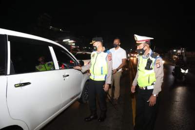 Kapolresta Tangerang Pimpin Operasi Penyekatan Massa Eks  FPI