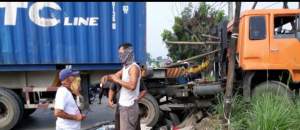 Dua Pengendara Motor Di Balaraja Tewas Ditabrak Truk Tronton