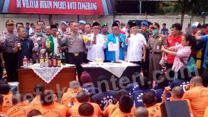 Polresta Tangerang Musnahkan Ribuan botol Miras