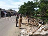 Camat Sukamulya Pimpin Penertiban PKL di Pasar Ceplak