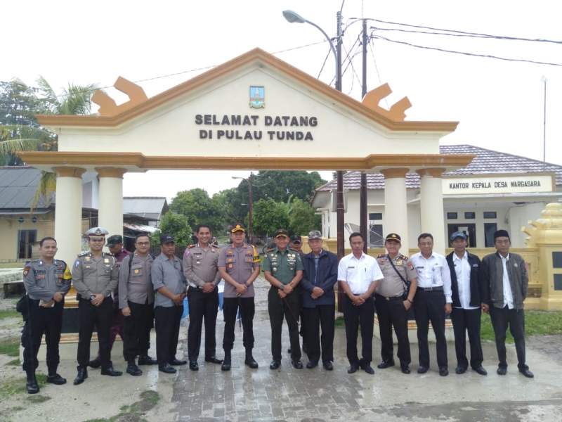 Pengecekan Tempat Pemilihan Suara, Dandim 0602/Serang Bersama Kapolres Kunjungi Warga Pulau Tunda