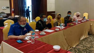 Fraksi Demokrat dan PKS saat rapat koalisi. Dalam rapat itu, juga dihadiri Ketua DPC PKB Tangsel, Tarmizi.