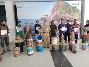 Kembangkan Potensi Seni, Dispar Banten Dukung Seniman Kriya di Banten