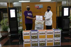 Korpri Kabupaten Tangerang Serahkan 1000 Paket Sembako untuk Masyarakat Terdampak Covid-19