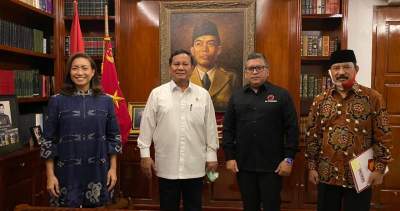 Ketua Umum Partai Gerindra, Prabowo Subianto dan Sekjen PDIP Hasto Kristiyanto serahkan rekom kepada Muhamad-Rahayu Saraswati untuk Pilkada Tangsel.