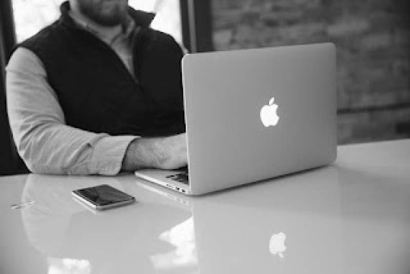 Pejabat di China Dilarang Pakai Produk Apple