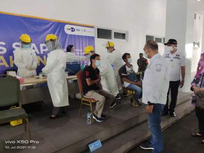 Tinjau Vaksinasi di PT Adis dan PT Tungmung , Zaki Minta Buruh Terapkan Prokes