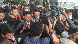 Menteri Pertanian Syahrul Yasin Limpo usai diperiksa KPK, Senin (19/6/2023) kemarin.
