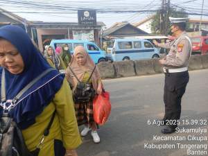 Kanit Lantas Polsek Cikupa Pantau Langsung PECAK Sore Hari di Titik Rawan Kemacetan
