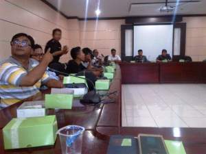 Komisi III DPRD Kota Tangerang memberikan keterangan pers soal pembentukan pansus. 
