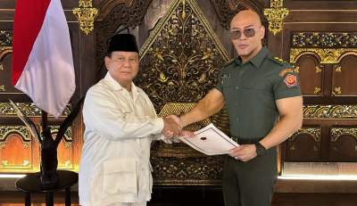 Apa Itu Pangkat Tituler yang Diterima Deddy Corbuzier