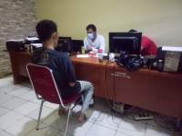 Asik Hisap Tembakau Gorila, Pemuda Warga Kota Serang Dibekuk Polisi