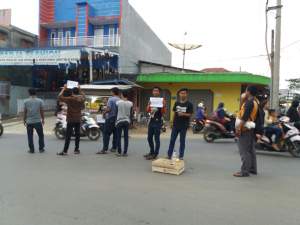 Komunitas Pemuda Bayah galang dana.