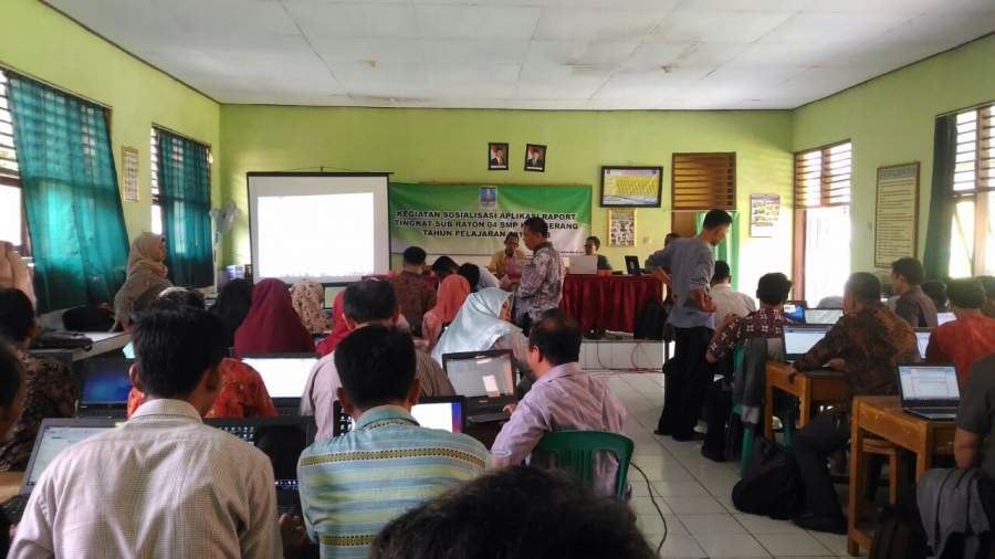 Suasana sosialisasi aplikasi raport di Kabupaten Serang.