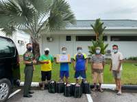 Alumni Akabri Tahun 1996 Bagikan Bansos di Brunei Darussalam