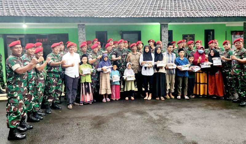 Peringati HUT Kopassus ke-71, Eks Prajurit Kopassus Gelar Syukuran dan Santuni Anak Yatim
