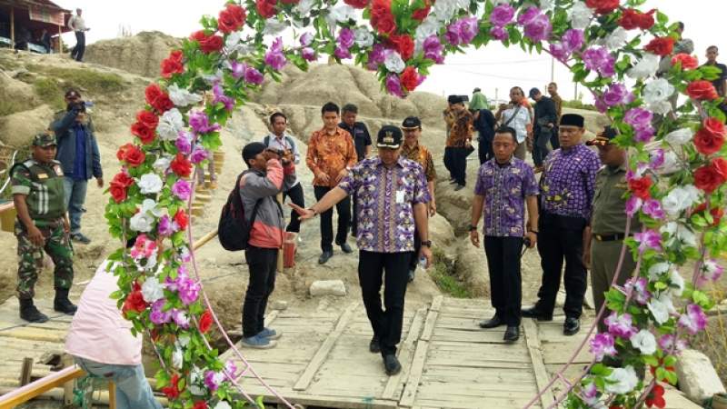 Bupati Tangerang A. Zaki Iskandar meresmikan wisata alam Cigaru di Kecamatan Cisoka. 