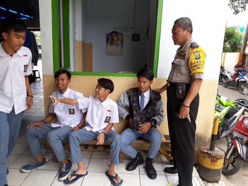 Polsek Batu Ceper, Kota Tangerang sambangi SMA Al Ayaniyah