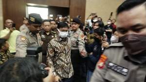 Johnny G. Plate saat menjalani sidang perdana di Pengadilan Negeri Jakarta Pusat, pada 27 Juni 2023 lalu.