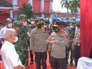 Tinjau Vaksinasi Serentak Lansia di Asahan, Kapolda Sumut : Rapatkan Barisan Cegah Penyebaran Covid-19