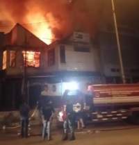 Toko Spare Part  Mobil di Balaraja Terbakar