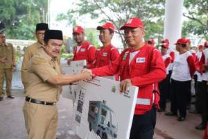 Walikota Serahkan Bantuan Motor Ambulans untuk PMI