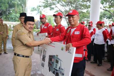 Walikota Serahkan Bantuan Motor Ambulans untuk PMI
