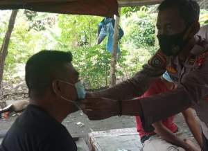 Cegah Omicron, Ditbinmas Polda Banten Gencar Bagikan Masker Gratis