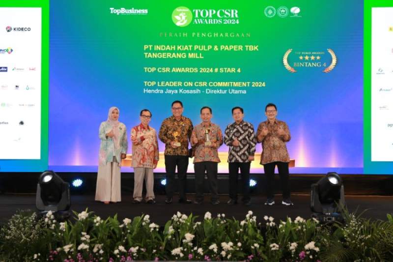 8 Unit Usaha APP Group Raih Penghargaan Tertinggi TOP CSR Awards 2024