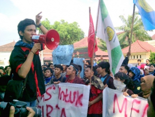 Mahasiswa Untirta Tuntut Rektorat Perbaiki Sarana Kampus