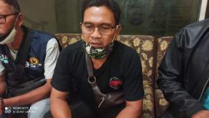 Diduga Unggah Rumah Kumuh Di Medsos, Warga Parahu Dikeroyok Oknum Staf Desa