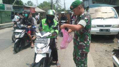 Babinsa Koramil Cisoka Gelar Jumat Berkah