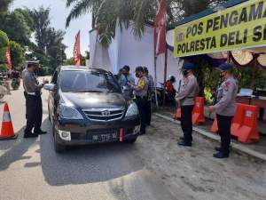 Melintas di Pos Penyekatan Polresta Deli Serdang, Puluhan Kenderaan Pemudik Putar Balik