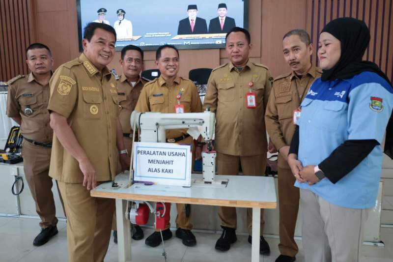 12 Kelompok Wira Usaha Baru Terima Bantuan dari Bupati Tangerang