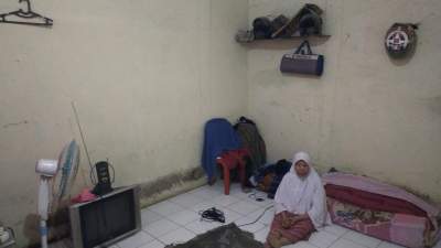 Korban Puting Beliung Di Solear Ngungsi Di Parkiran Motor