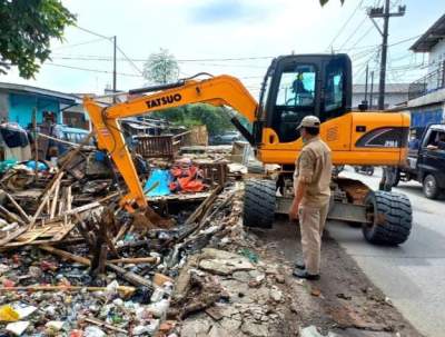 320 Bangunan Liar di Kecamatan Kosambi di bongkar