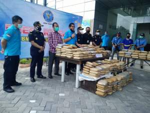 BNNP Banten Gagalkan Pengiriman 301 Kilogram Ganja Dalam Truck