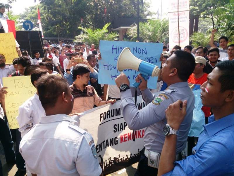 Ratusan Pegawai Pemprov Banten Non PNS Tagih Janji Gubernur