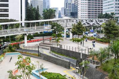 Ruang terbuka hijau di Dukuh Atas, Jakarta Pusat.