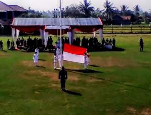 Peserta upacara HUT RI Ke-75 Tahun, Di Kecamatan Sukadiri secara terbatas