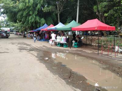 Tak Dapat Kepastian, Puluhan PKL Nekad Berdagang di Stadion